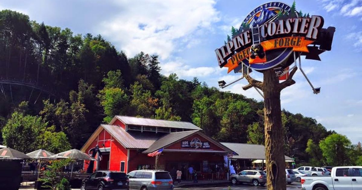 Top 4 Exhilarating Coasters in the Smoky Mountains