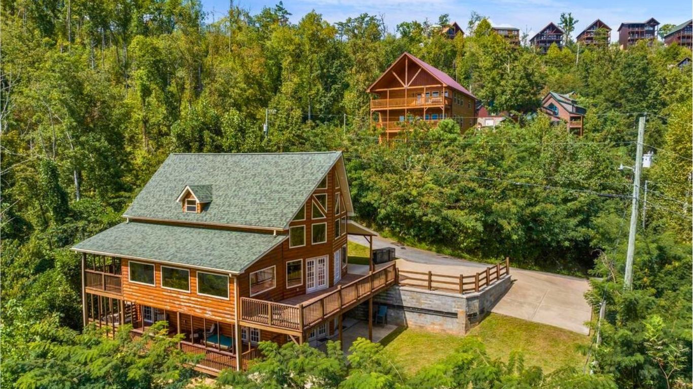 Why Choose Gatlinburg Cabins Over Hotels This December