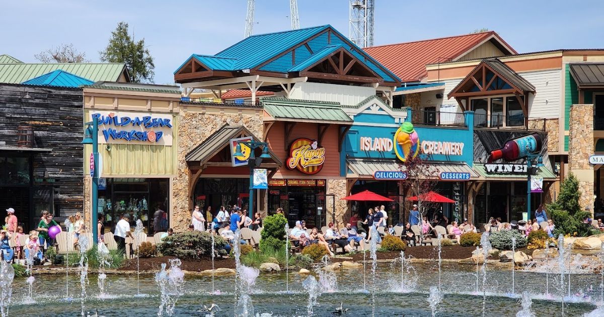The 5 Best Places to Go Shopping in Pigeon Forge