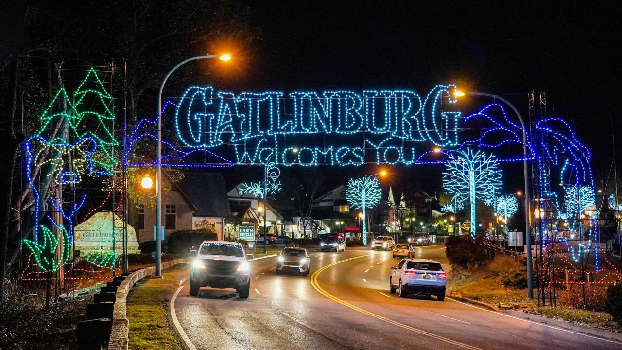 Holiday Lights and Decorations: Must-See Displays in the Smokies