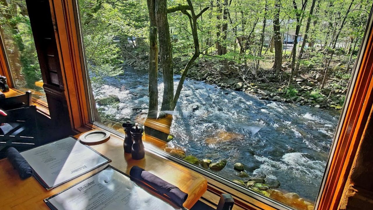 5 of the Best Restaurants on the Water in Gatlinburg