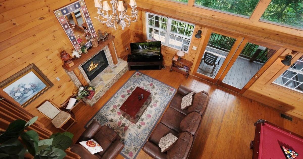 5 Adult Friendly Gatlinburg Cabins for 2