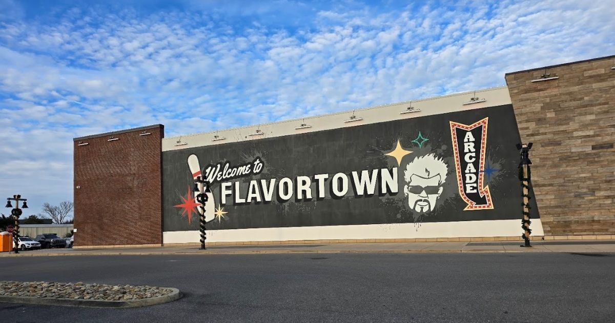 9 Reasons to Visit Downtown Flavortown in Pigeon Forge