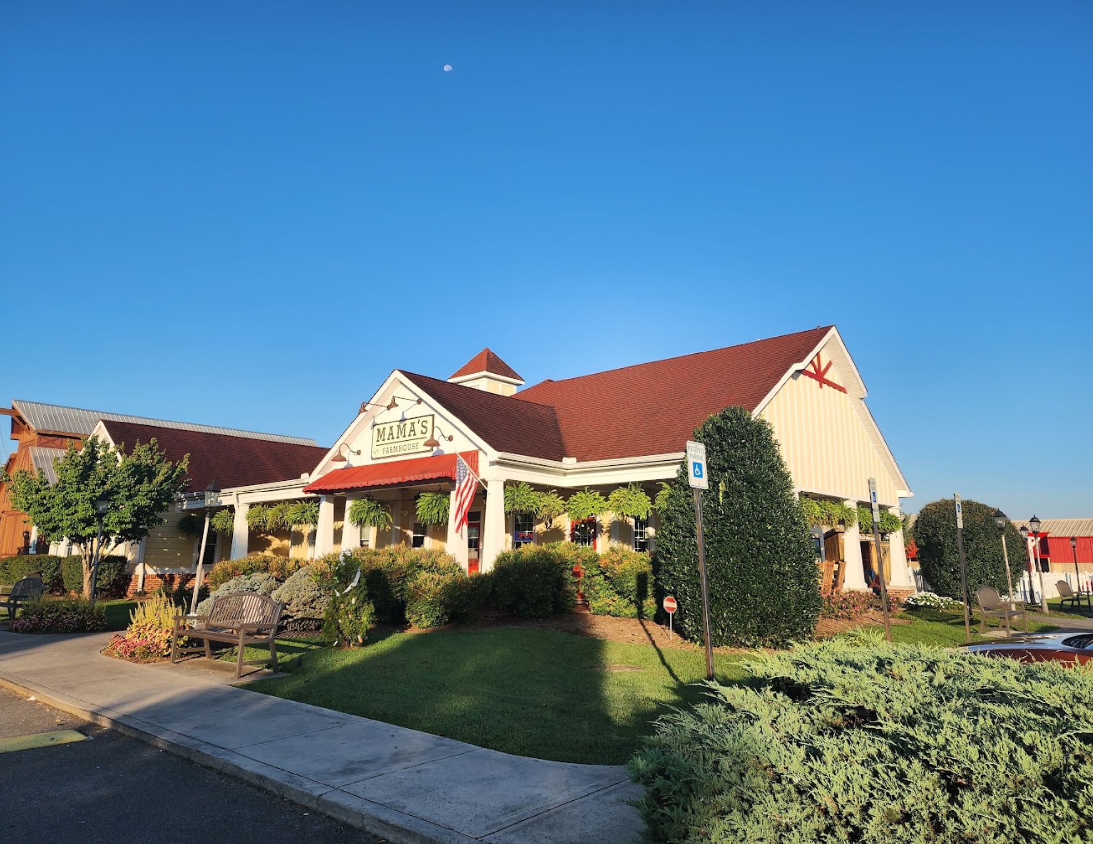 Mama's Farmhouse in Pigeon Forge