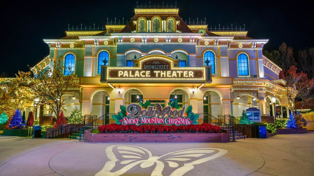 Everything You Need to Know About Christmas at Dollywood