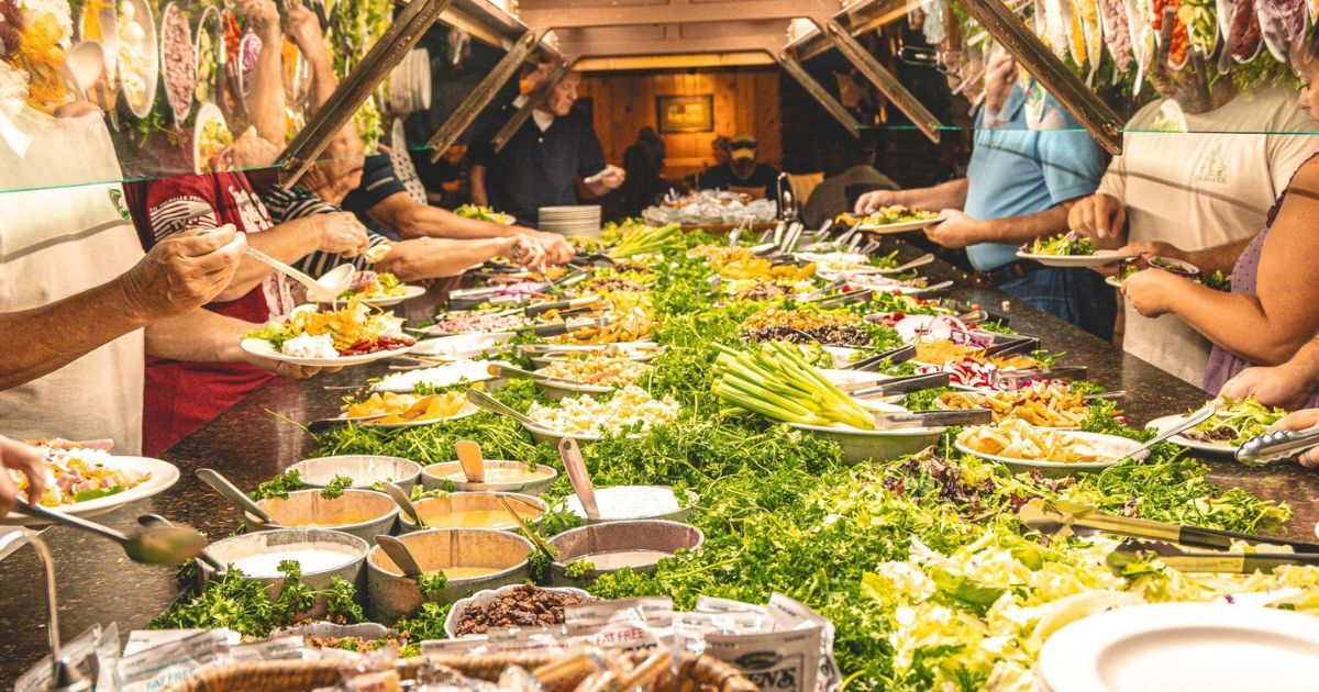 Top 5 Places for Fresh and Delicious Salads in Gatlinburg