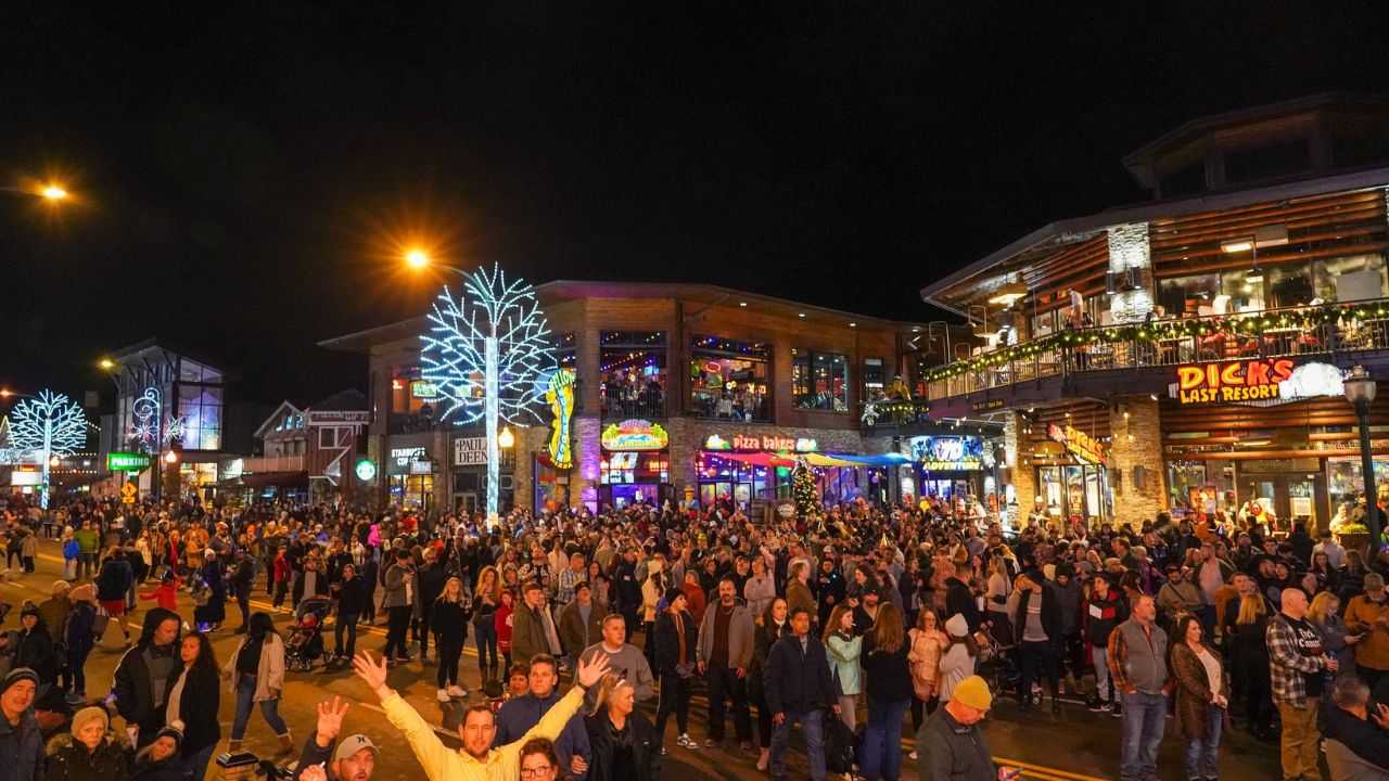 Top 6 Reasons to Visit Gatlinburg this New Year's Eve
