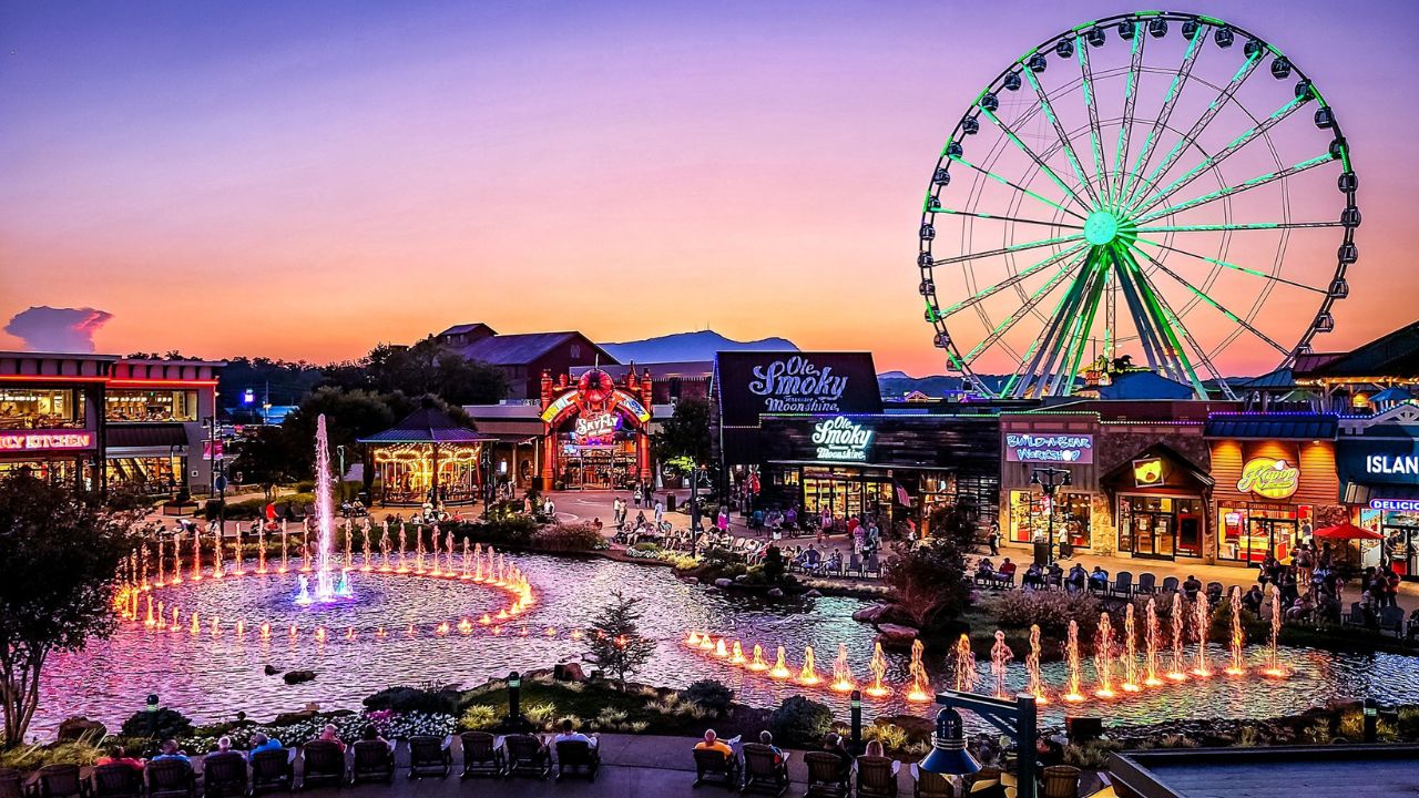 How to Spend a Day at The Island in Pigeon Forge