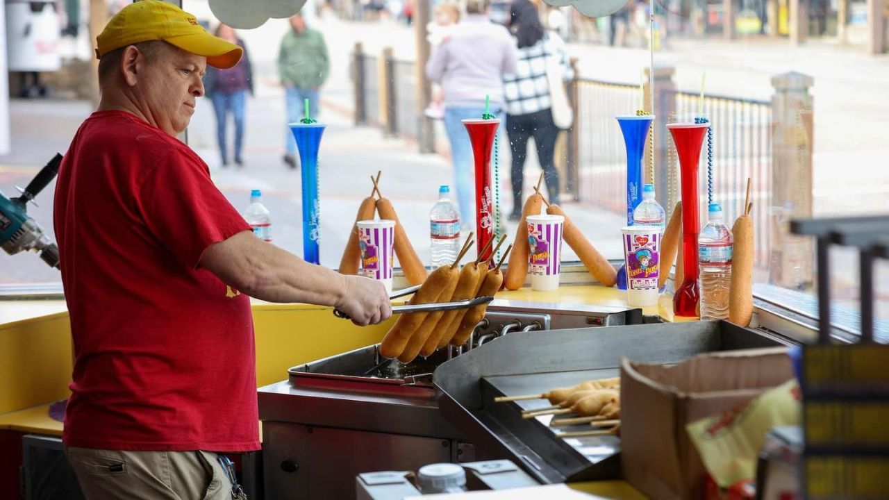 Must-Try Famous Foods and Eateries in Gatlinburg