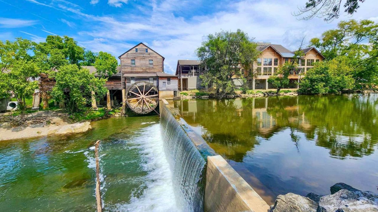 Tips for Visiting Pigeon Forge on a Long Weekend